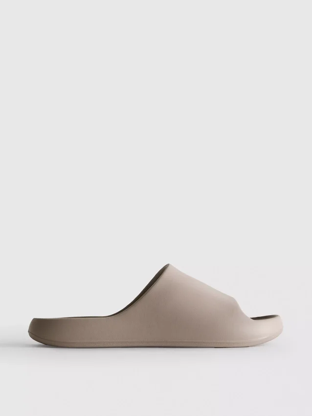 Støbte pool-sandaler