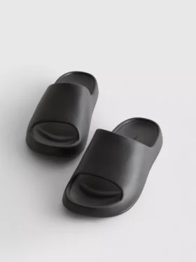 Støbte pool-sandaler