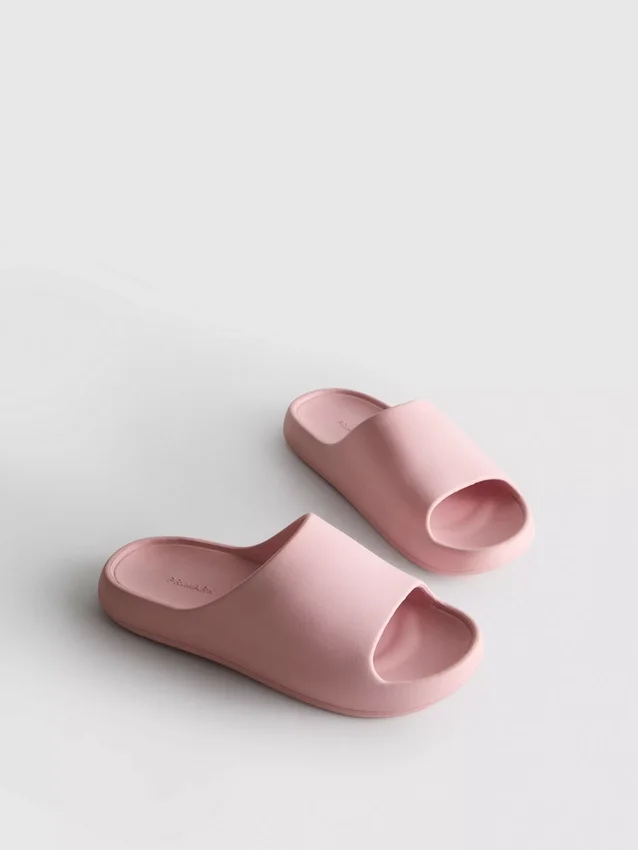 Støbte pool-sandaler