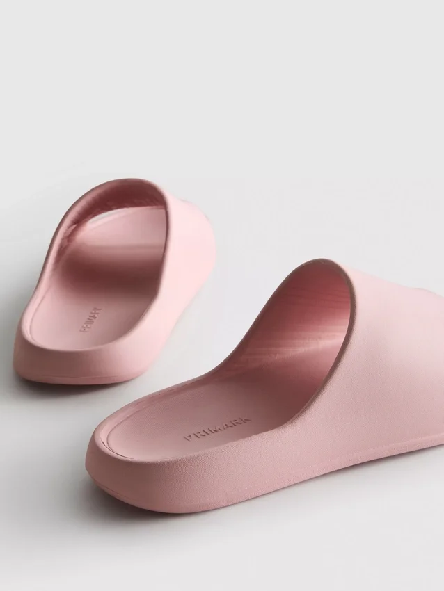Støbte pool-sandaler