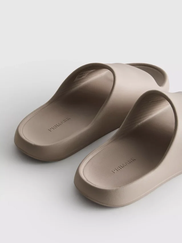 Støbte pool-sandaler