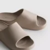 Støbte pool-sandaler