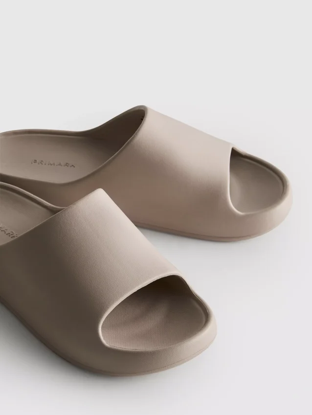 Støbte pool-sandaler