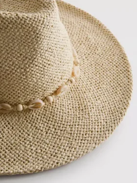 Strandhat med stråkant