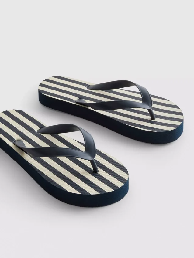 Stribede flip-flops med flad sål