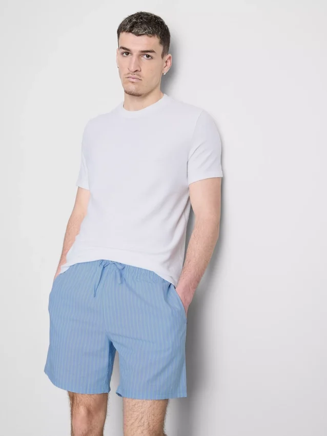 Stribet pyjamassæt med korte Shorts