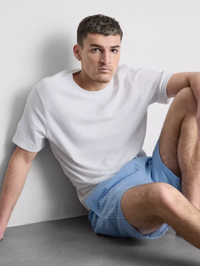 Stribet pyjamassæt med korte Shorts