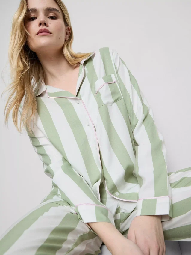 Stribet pyjamasser i bomuld i boyfriend-stil