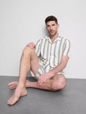 Stribet pyjamasskjorte