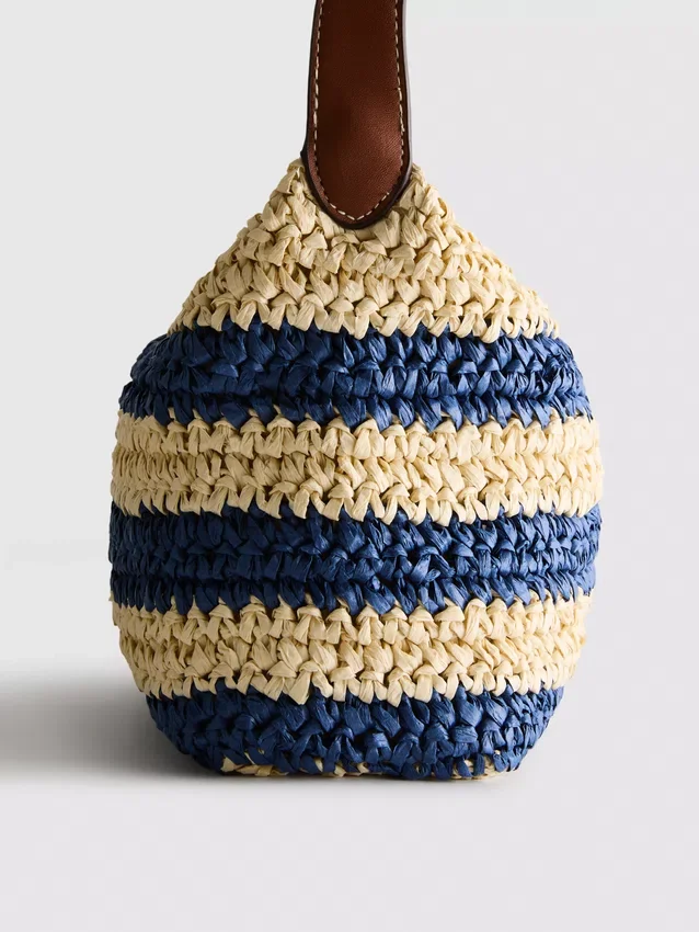 Stribet raffia-skuldertaske