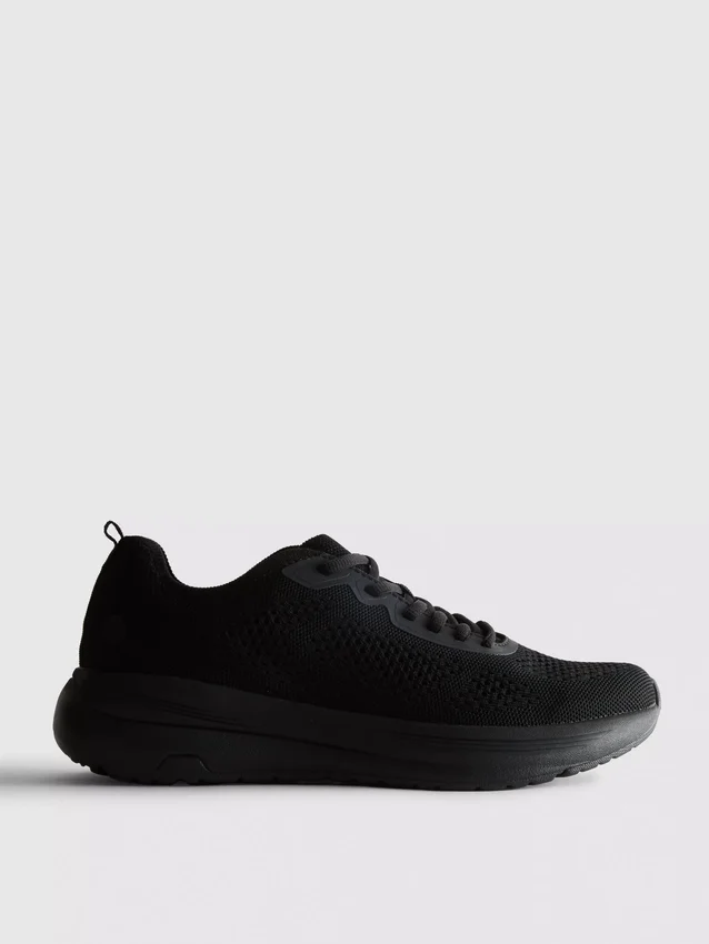 Strikkede sneakers med snørebånd