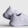 Strikkede sneakers med snørebånd