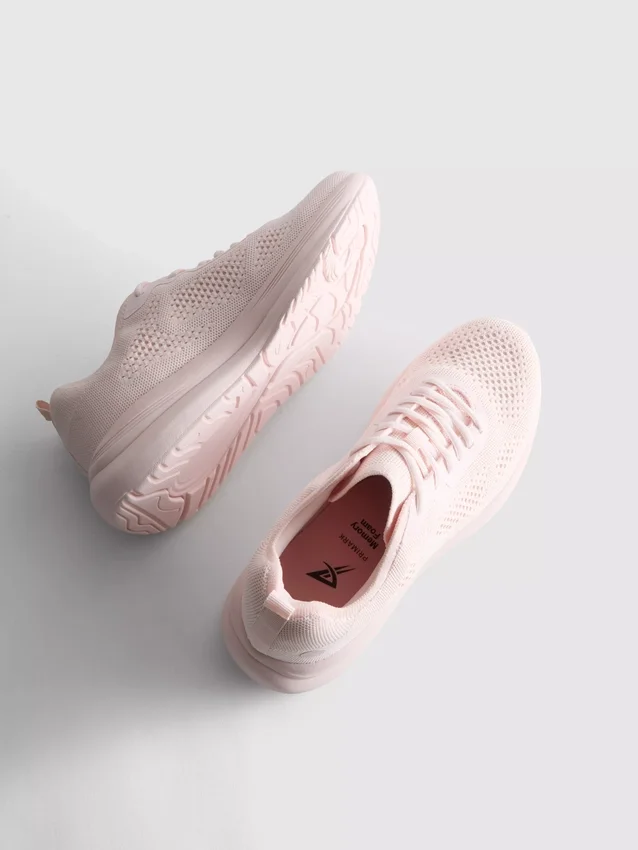 Strikkede sneakers med snørebånd