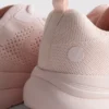 Strikkede sneakers med snørebånd