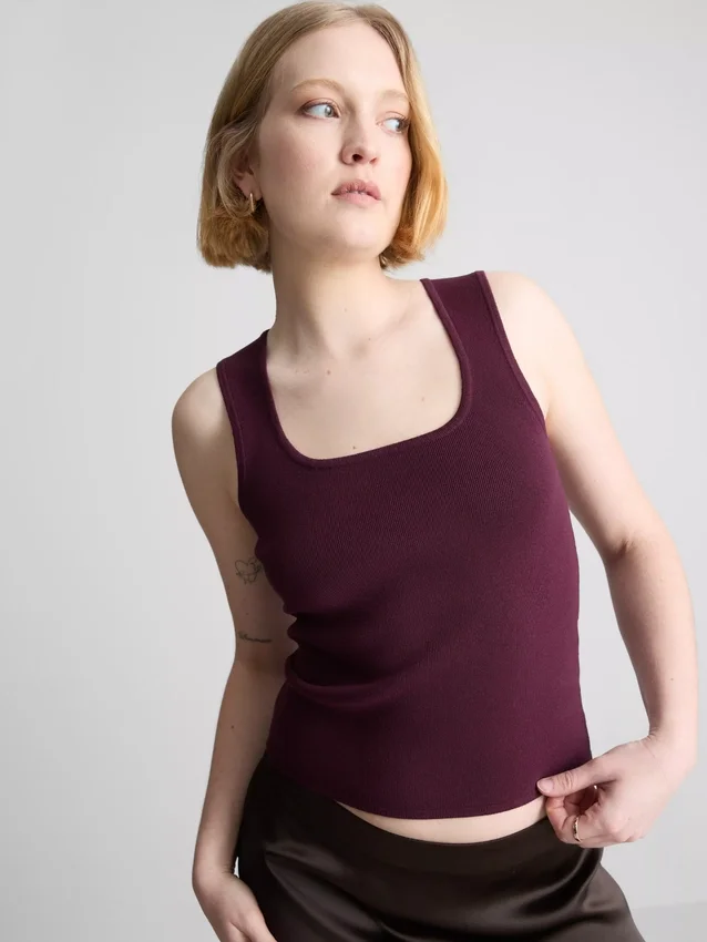 Strikket tanktop med firkantet halsudskæring