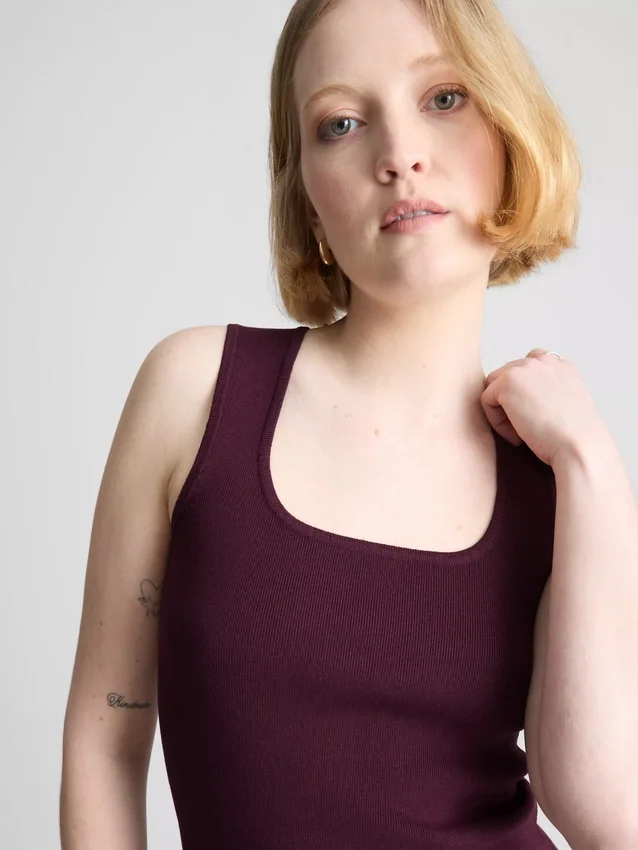 Strikket tanktop med firkantet halsudskæring