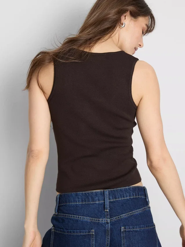 Strikket tanktop med firkantet halsudskæring