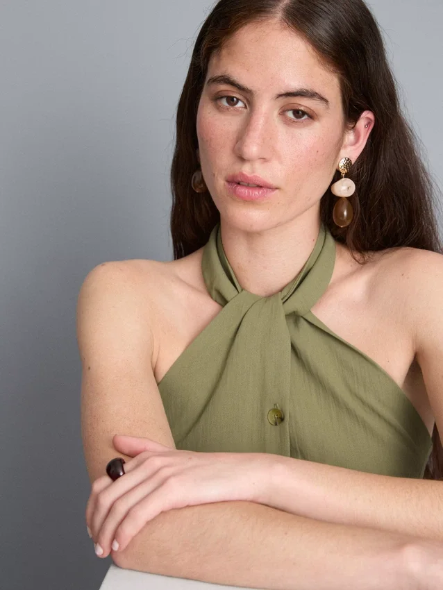 Struktureret halterneck-top med knapper