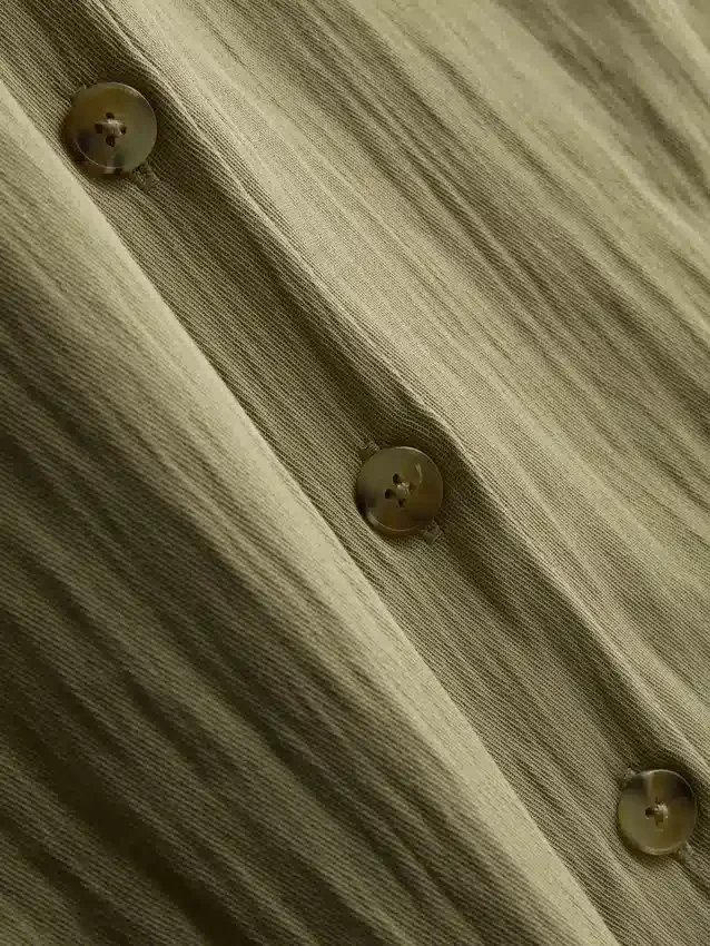 Struktureret halterneck-top med knapper