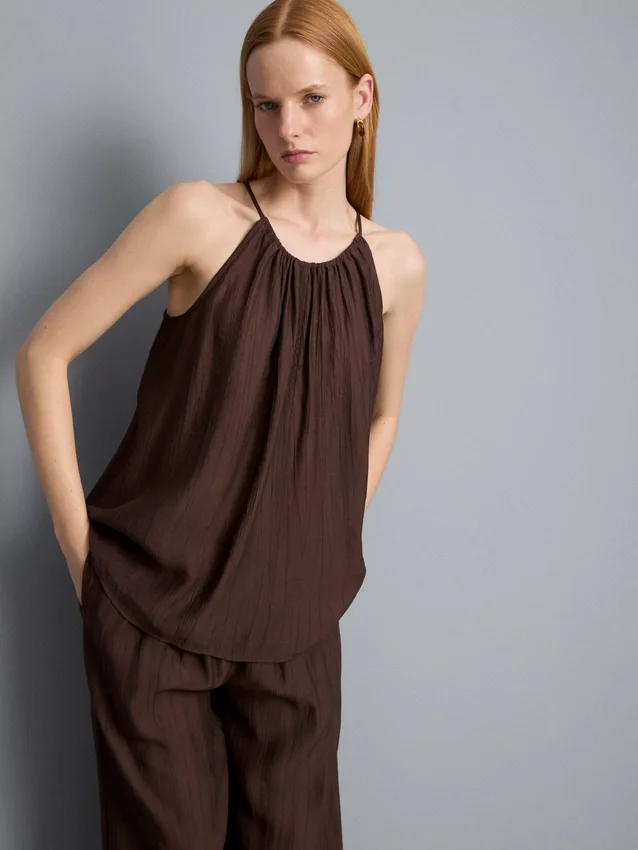 Struktureret halterneck-trapezbluse