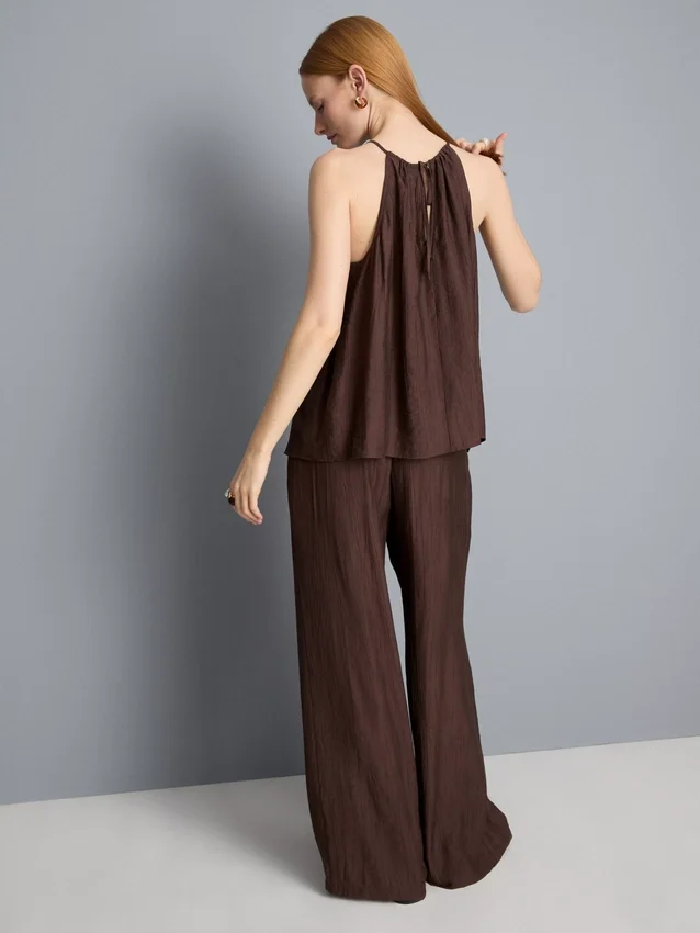 Struktureret halterneck-trapezbluse