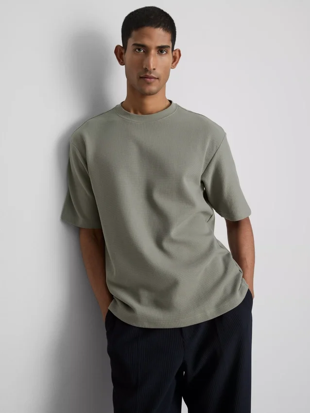 Struktureret, kasseformet T-shirt