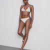Struktureret trekantet bikini-top med citronmotiv
