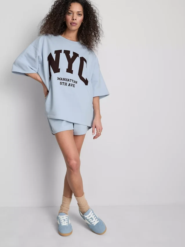 Sweatshirt med drop-sleeves i bomuldsrig NYC-stil