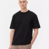 T-shirt i bomuld med kantet halsudskæring og afslappet pasform