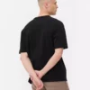 T-shirt i bomuld med kantet halsudskæring og afslappet pasform