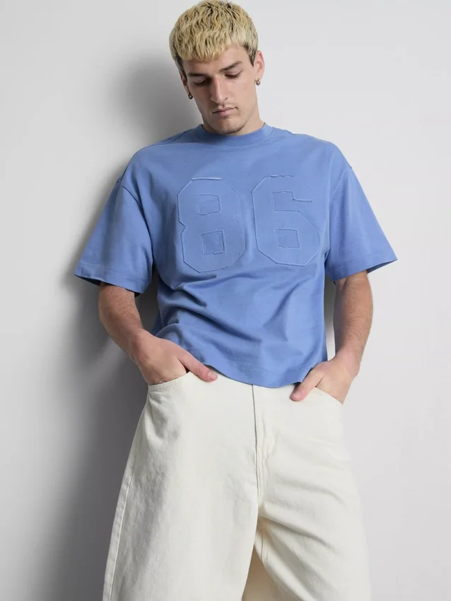 T-shirt med Appliqua-nummer