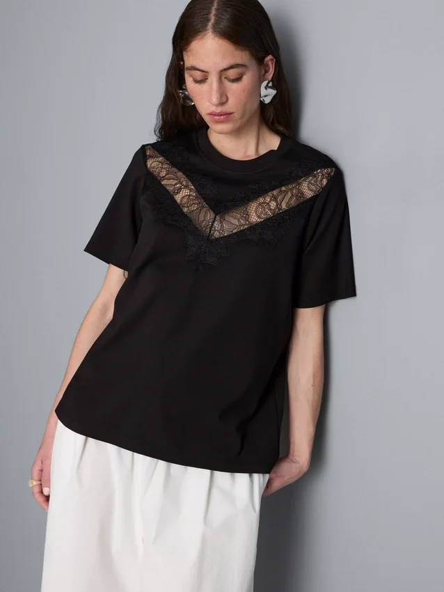 T-shirt med blonderindsats