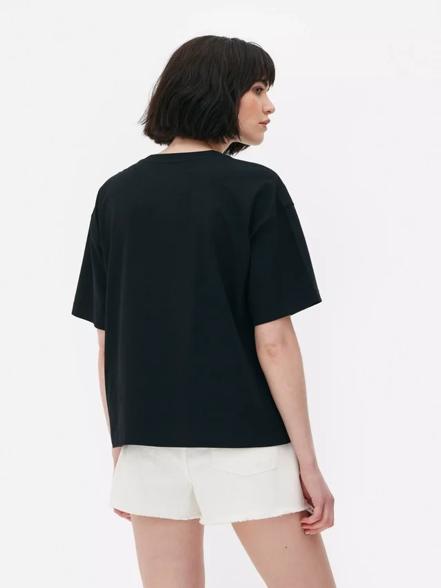 T-shirt med boxy pasform