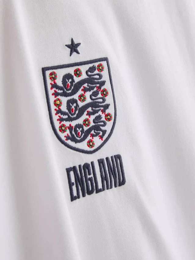 T-shirt med Englands våbenskjold