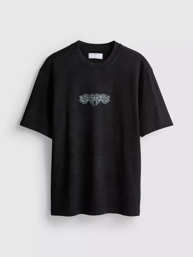 T-shirt med grafisk tryk på ryggen