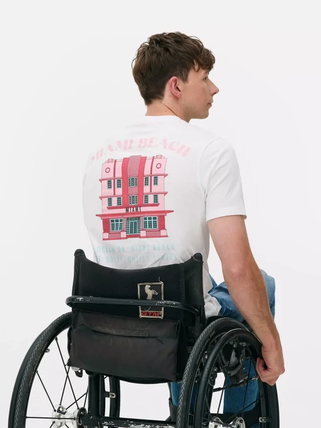 T-shirt med illustrationer af huse i Miami Beach