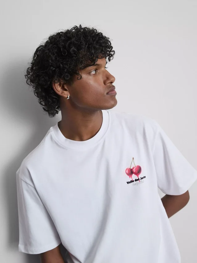 T-shirt med kirsebærmotiv