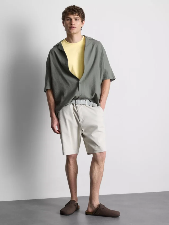T-shirt med kort ærme i regular fit-stil