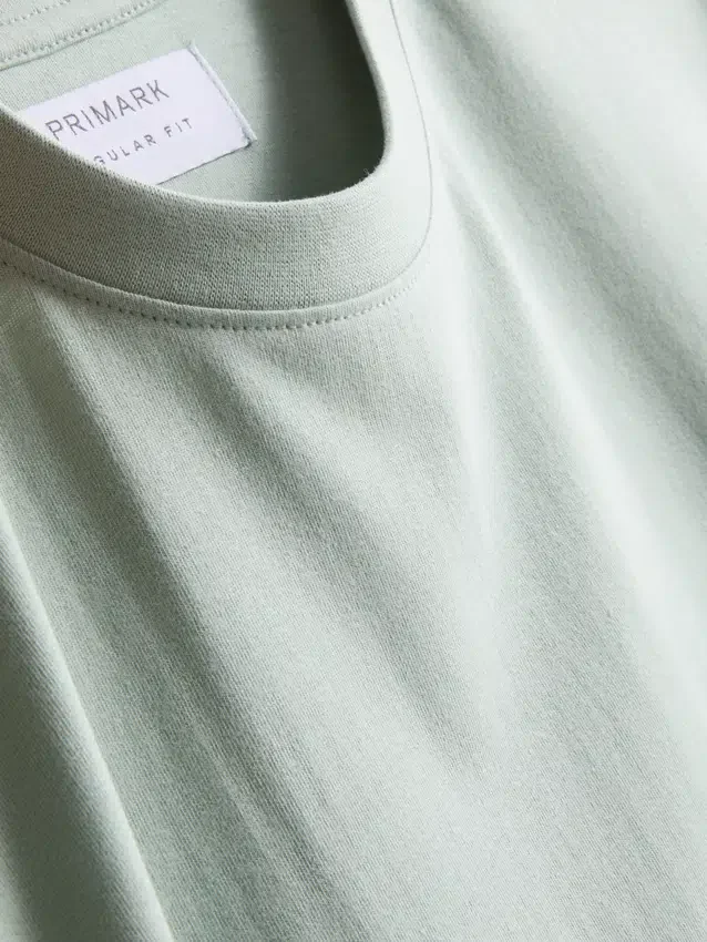T-shirt med kort ærme i regular fit-stil