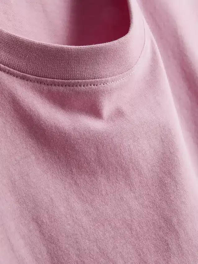 T-shirt med kort ærme i regular fit-stil