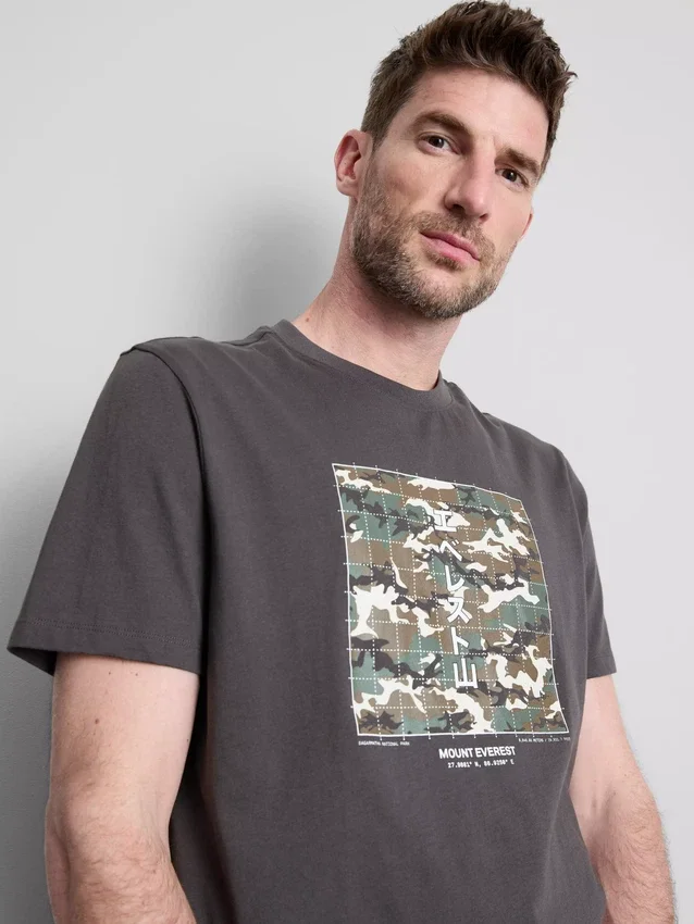 T-shirt med Mount Everest-grafik