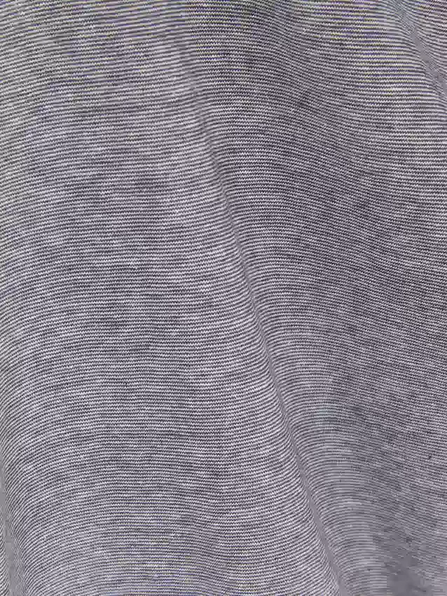 T-shirt med nålestriber