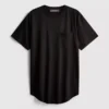 T-shirt med påsyet lomme og lang pasform