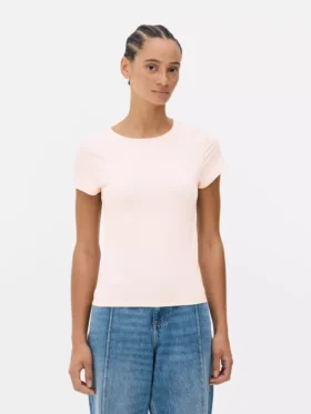 T-shirt med rund hals, der sidder som et ekstra lag hud