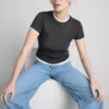T-shirt med rund hals og dobbelt lag