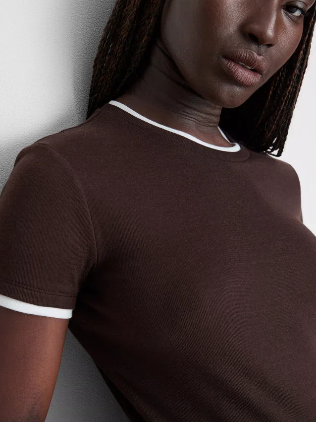 T-shirt med rund hals og dobbelt lag