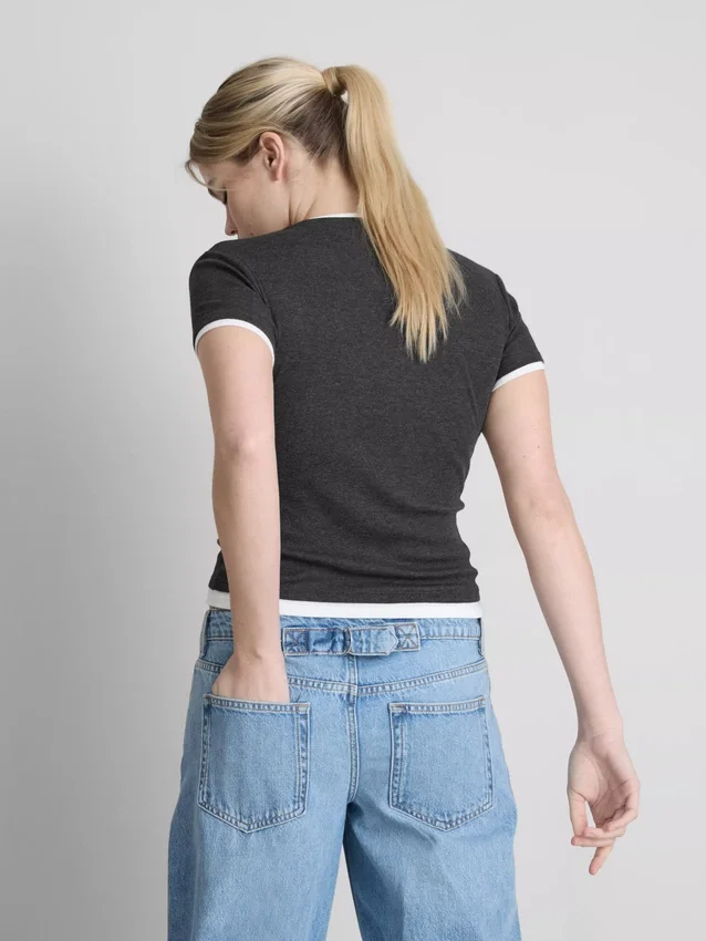 T-shirt med rund hals og dobbelt lag