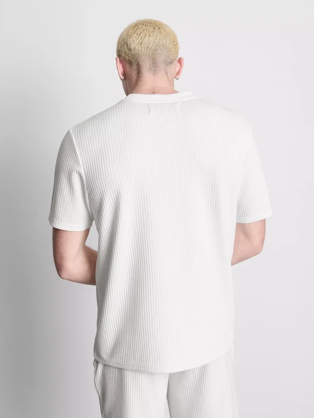 T-shirt med struktur og korte ærmer