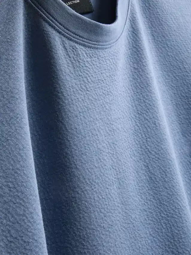 T-shirt med struktur og korte ærmer