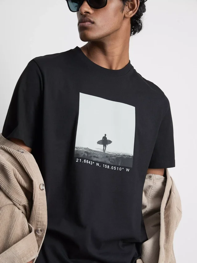 T-shirt med surferfoto